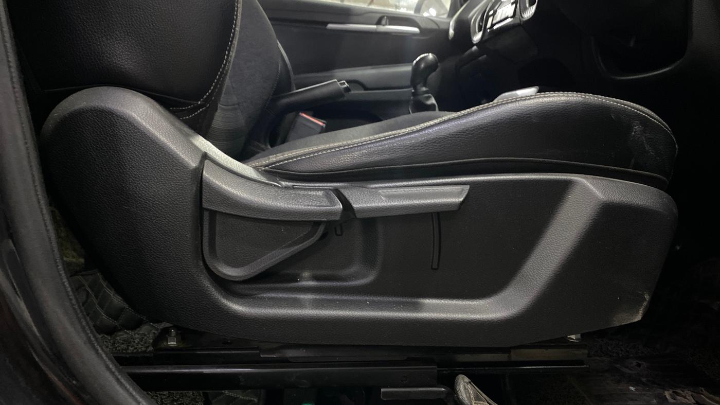 2022 KIA SONET HTK PLUS 1.2, Petrol, Manual, 53,770 km, Driver Side Adjustment Panel