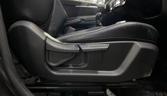 2022 KIA SONET HTK PLUS 1.2, Petrol, Manual, 53,770 km, Driver Side Adjustment Panel