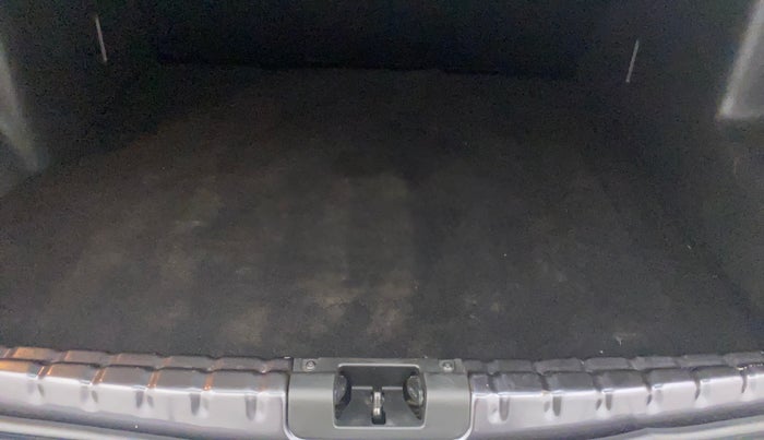 2020 Renault Duster RXZ 1.3 TURBO PETROL MT, Petrol, Manual, 33,691 km, Boot Inside