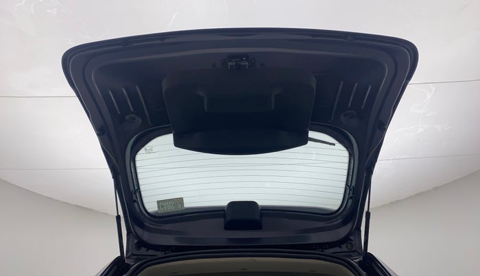 2020 Renault Duster RXZ 1.3 TURBO PETROL MT, Petrol, Manual, 33,691 km, Boot Door Open