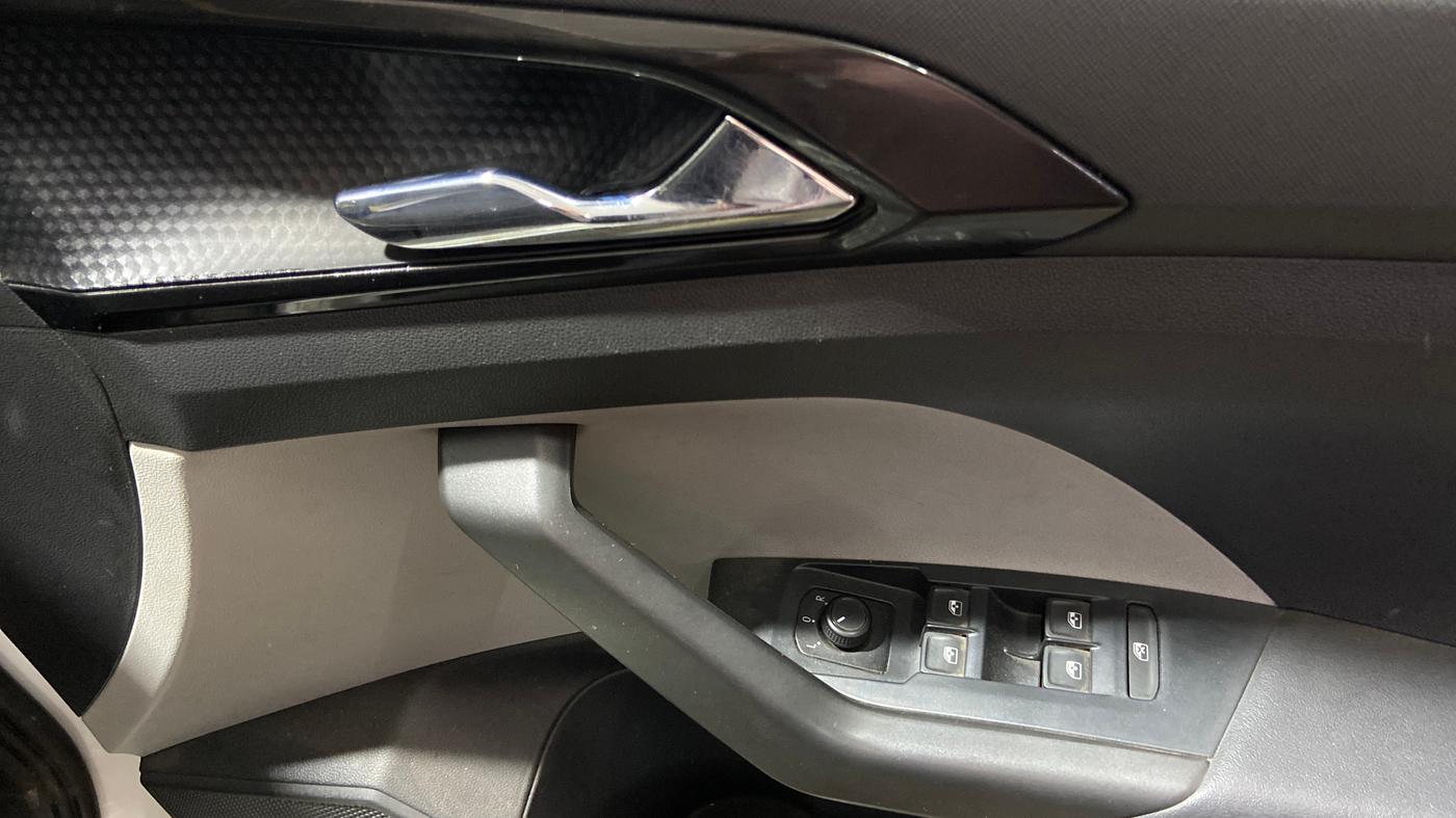 2022 Skoda KUSHAQ STYLE 1.0L TSI MT, Petrol, Manual, 97,132 km, Driver Side Door Panels Control