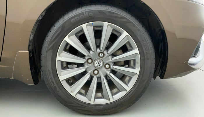 2018 Maruti Ciaz ALPHA  AT 1.5 SHVS PETROL, Petrol, Automatic, 72,149 km, Right Front Wheel