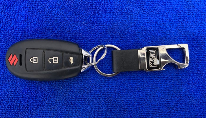 2018 Maruti Ciaz ALPHA  AT 1.5 SHVS PETROL, Petrol, Automatic, 72,149 km, Key Close Up