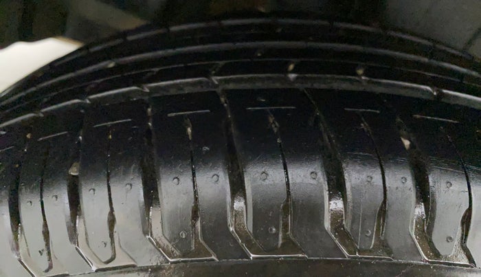 2021 Maruti Dzire ZXI Plus AMT, Petrol, Automatic, 10,856 km, Right Rear Tyre Tread