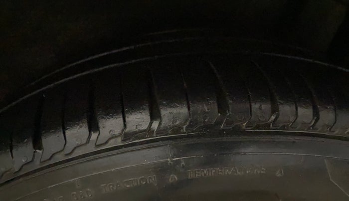 2018 Maruti IGNIS ZETA 1.2 AMT, Petrol, Automatic, 71,295 km, Left Rear Tyre Tread