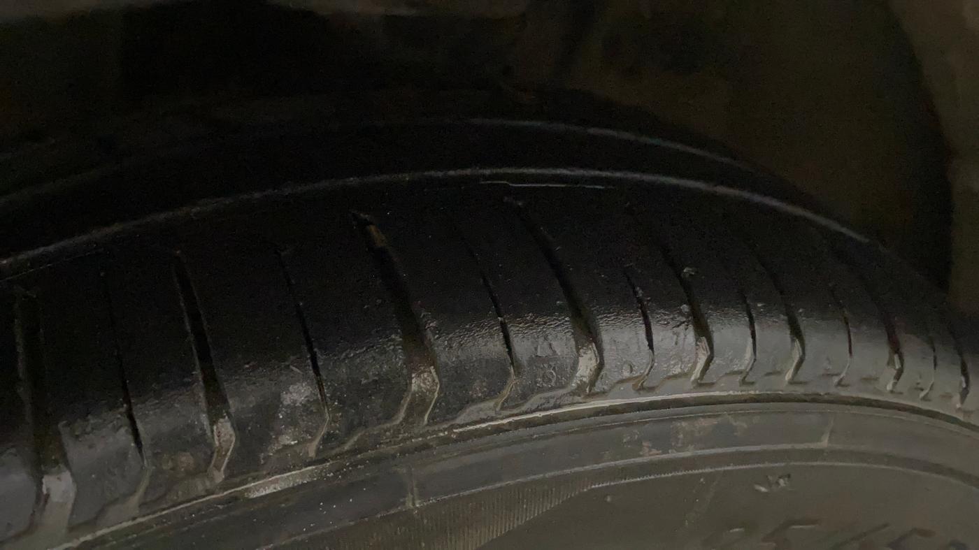 2018 Maruti IGNIS ZETA 1.2 AMT, Petrol, Automatic, 70,873 km, Left Front Tyre Tread