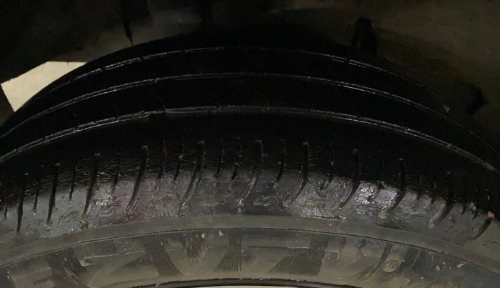 2021 Maruti Baleno DELTA PETROL 1.2, Petrol, Manual, 27,930 km, Right Rear Tyre Tread