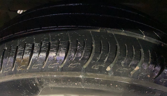 2021 Maruti Baleno DELTA PETROL 1.2, Petrol, Manual, 27,930 km, Left Front Tyre Tread