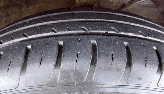 2019 Maruti Swift VXI D, Petrol, Manual, Right Front Tyre Tread