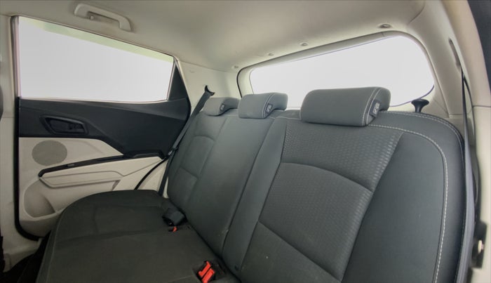 2019 Mahindra XUV300 1.5 W6 MT, Diesel, Manual, 23,583 km, Right Side Rear Door Cabin