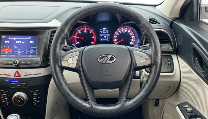 2019 Mahindra XUV300 1.5 W6 MT, Diesel, Manual, 23,583 km, Steering Wheel Close Up