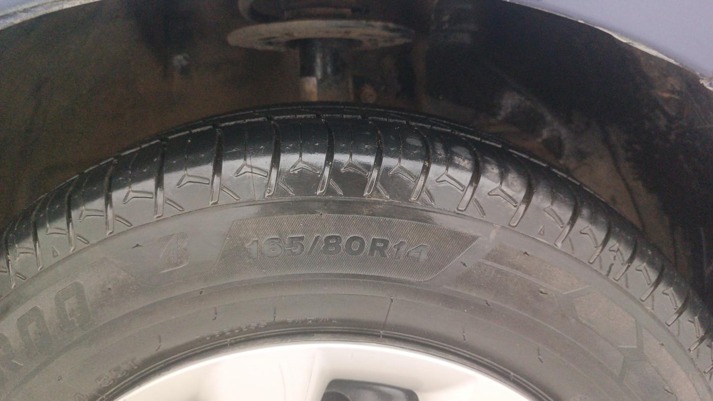2017 Maruti Dzire VXI AMT, Petrol, Automatic, 84,540 km, Right Front Tyre Tread