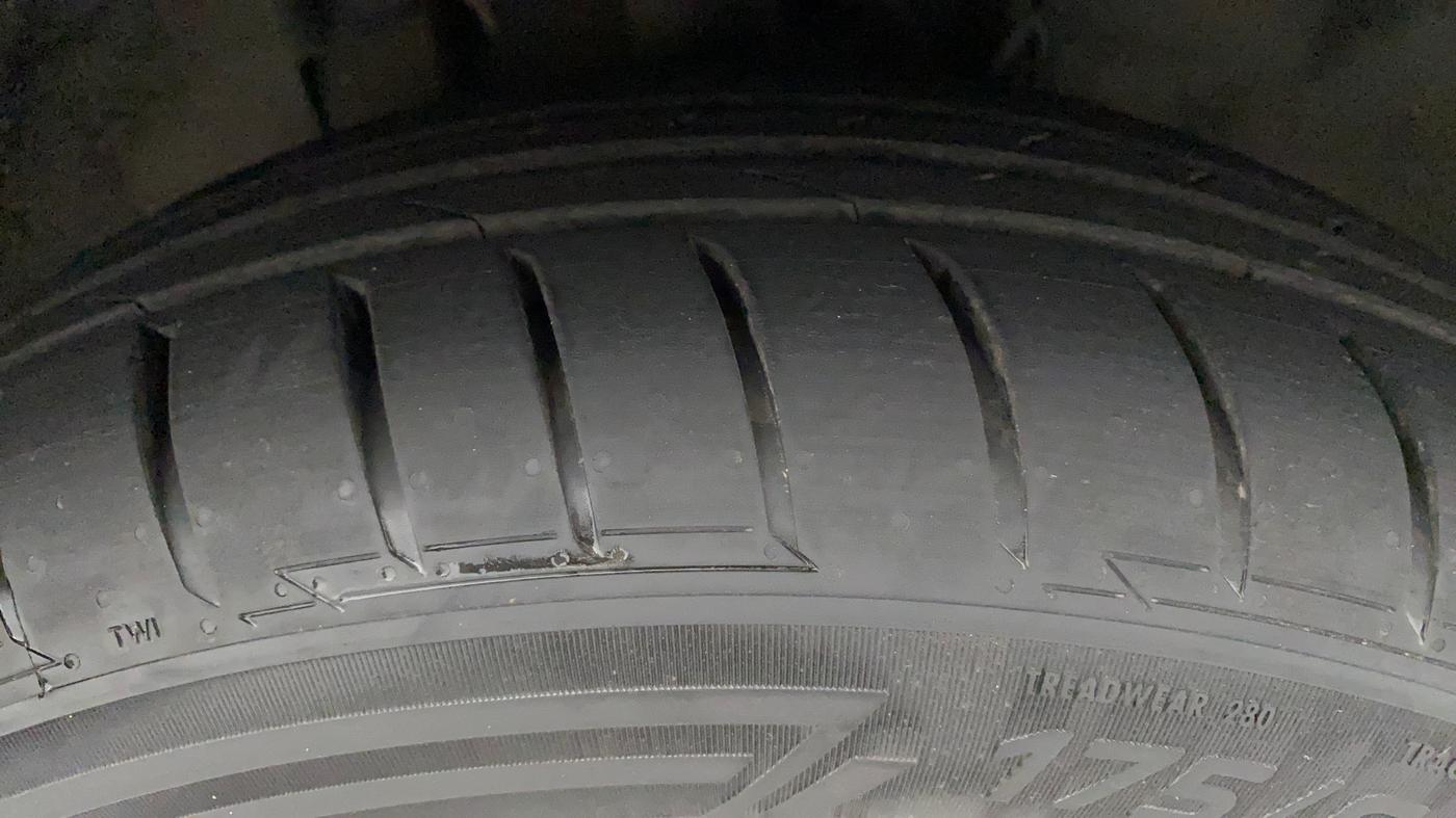 2019 Tata TIGOR XZA PLUS PETROL, Petrol, Automatic, 30,147 km, Right Front Tyre Tread