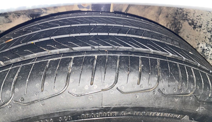 2018 Maruti Baleno ALPHA CVT PETROL 1.2, Petrol, Automatic, 69,364 km, Left Front Tyre Tread