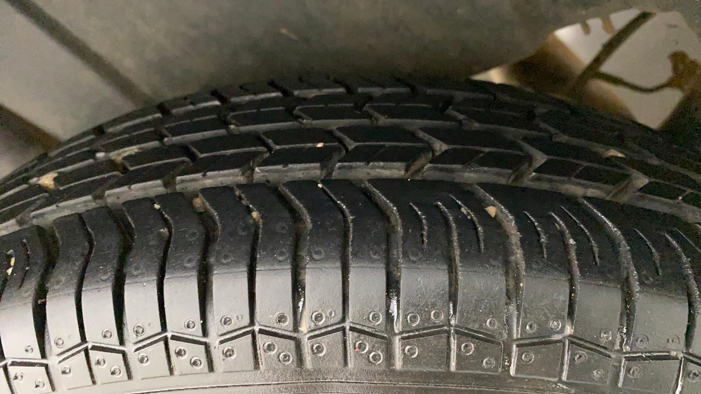 2015 Maruti Swift VXI, Petrol, Manual, 35,313 km, Right Rear Tyre Tread