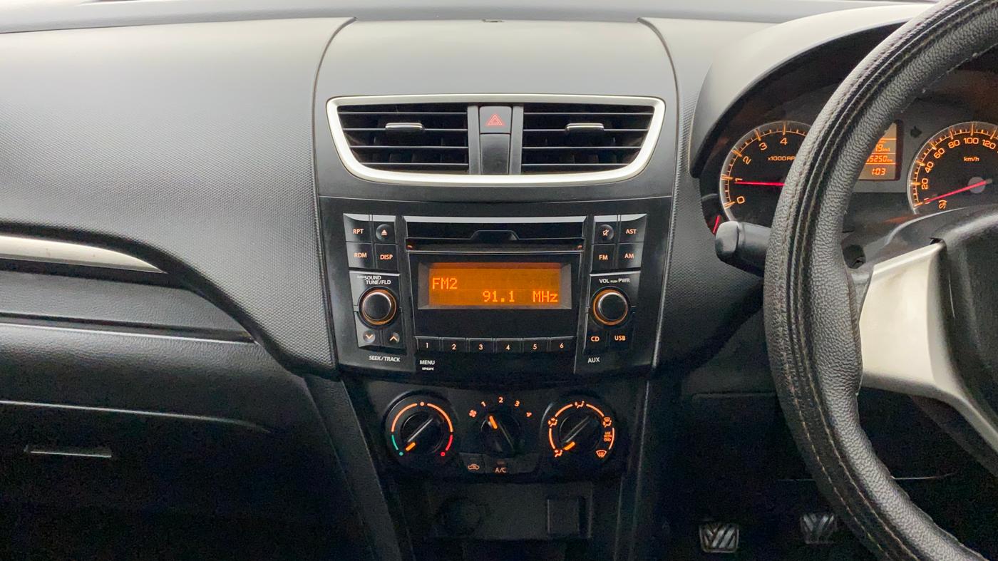 2015 Maruti Swift VXI, Petrol, Manual, 35,313 km, Air Conditioner