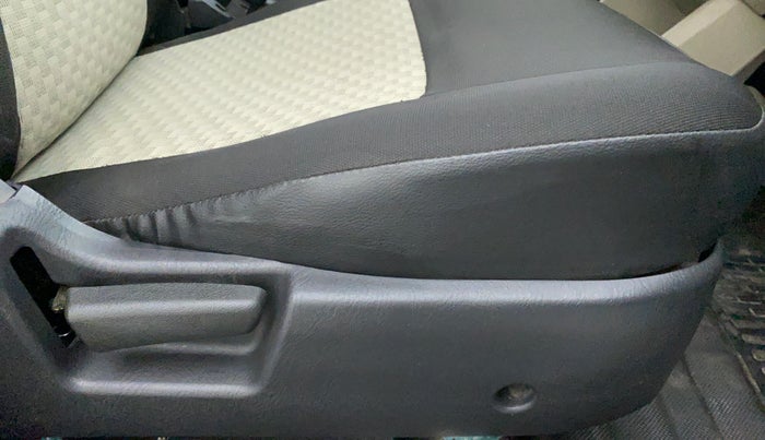 2020 Maruti Alto VXI, Petrol, Manual, 16,501 km, Driver Side Adjustment Panel