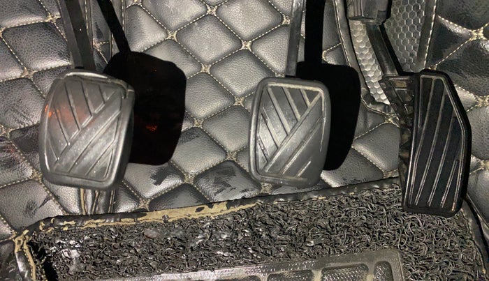 2016 Maruti Baleno ALPHA PETROL 1.2, Petrol, Manual, 66,936 km, Pedals