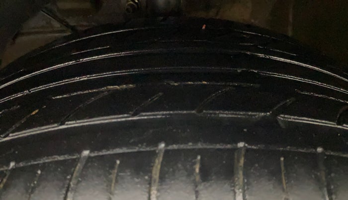 2016 Maruti Baleno ALPHA PETROL 1.2, Petrol, Manual, 66,936 km, Left Front Tyre Tread