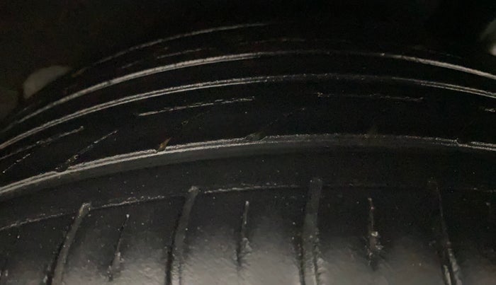 2016 Maruti Baleno ALPHA PETROL 1.2, Petrol, Manual, 66,936 km, Left Rear Tyre Tread