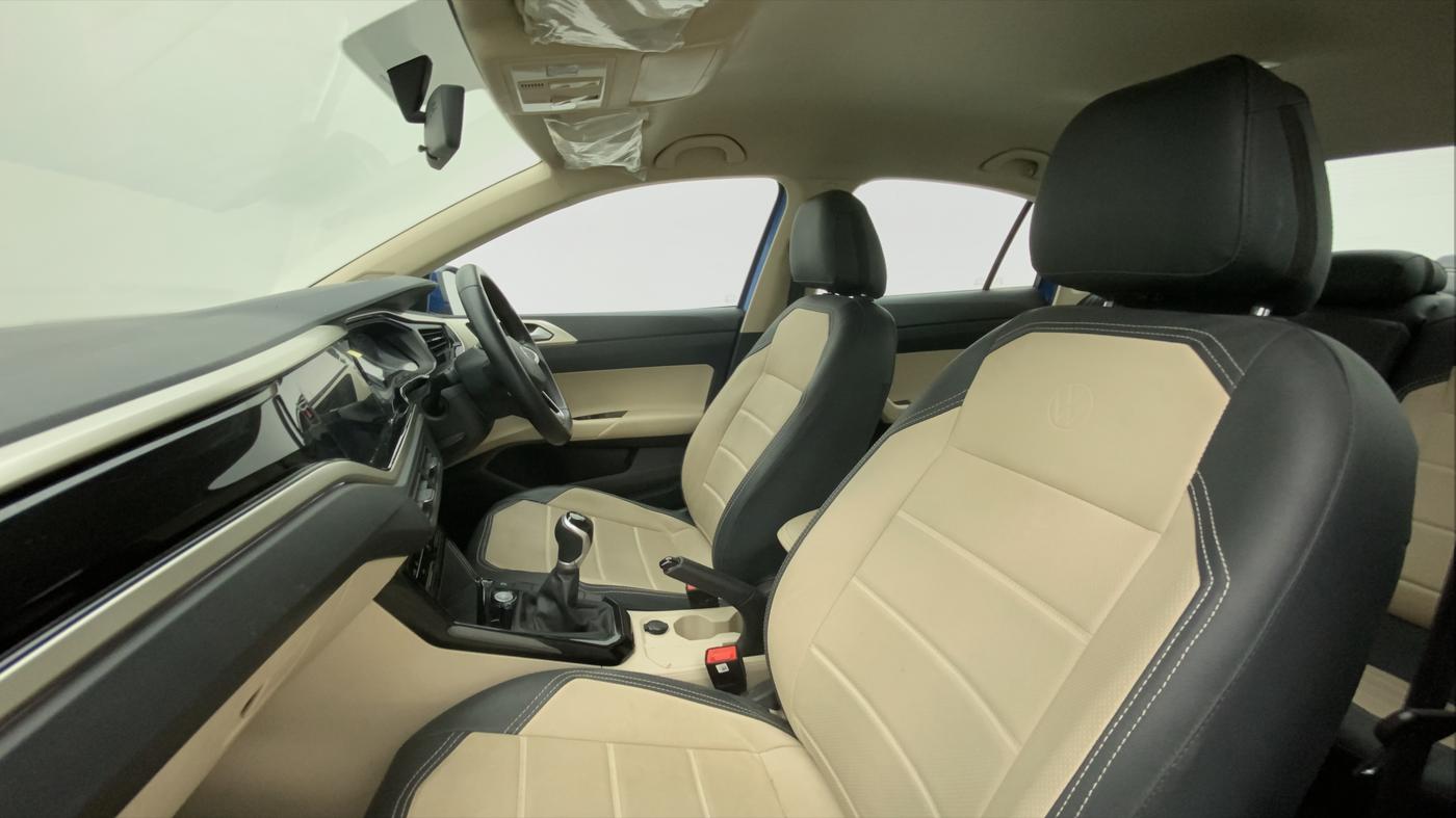 2022 Volkswagen VIRTUS HIGHLINE TSI 1.0 MT, Petrol, Manual, 19,527 km, Right Side Front Door Cabin