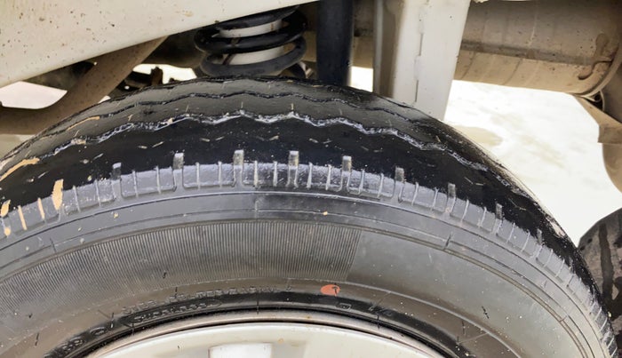2022 Maruti Eeco 5 STR AC (O), Petrol, Manual, 25,516 km, Left Rear Tyre Tread