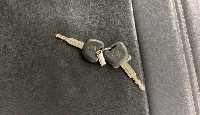 2022 Maruti Eeco 5 STR AC (O), Petrol, Manual, 25,516 km, Key Close Up