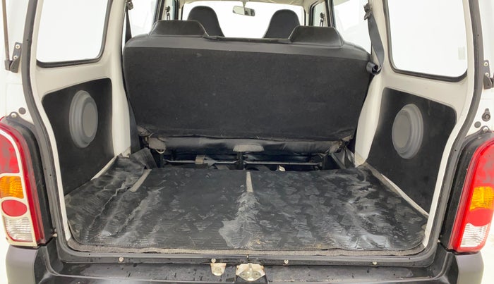 2022 Maruti Eeco 5 STR AC (O), Petrol, Manual, 25,516 km, Boot Inside