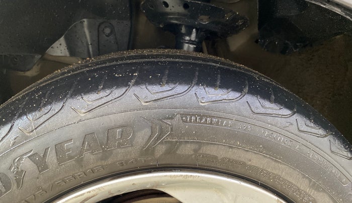 2015 Honda City 1.5L I-VTEC VX CVT, Petrol, Automatic, 1,09,208 km, Left Front Tyre Tread