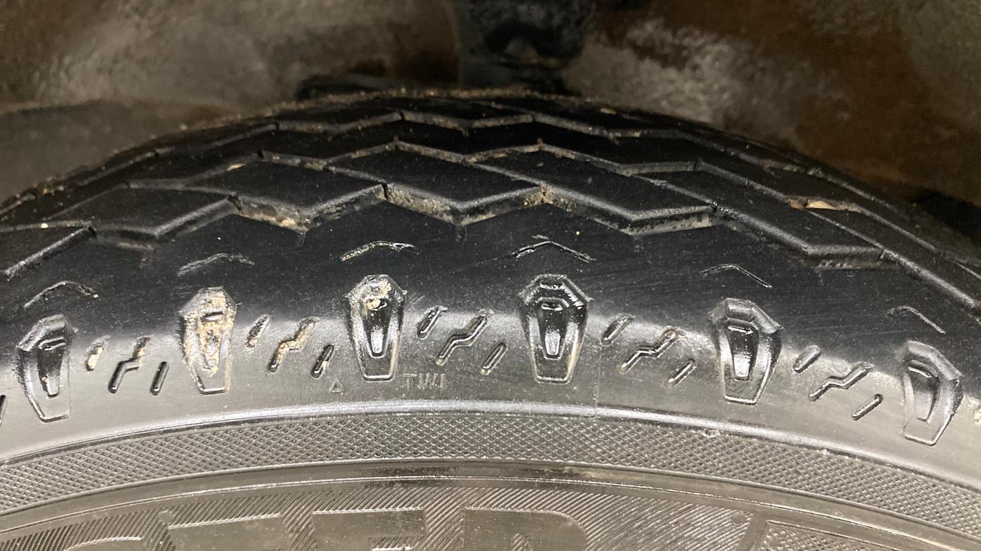 2023 Maruti Eeco 5 STR AC CNG, CNG, Manual, 83,961 km, Left Front Tyre Tread