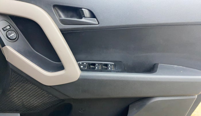 2017 Hyundai Creta E PLUS 1.6 PETROL, Petrol, Manual, 72,393 km, Driver Side Door Panels Control