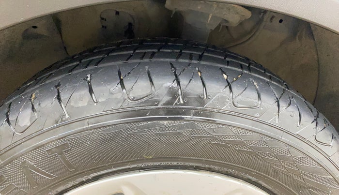 2017 Hyundai Creta E PLUS 1.6 PETROL, Petrol, Manual, 72,393 km, Left Front Tyre Tread