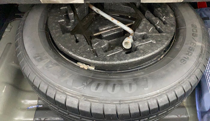 2017 Hyundai Creta E PLUS 1.6 PETROL, Petrol, Manual, 72,393 km, Spare Tyre