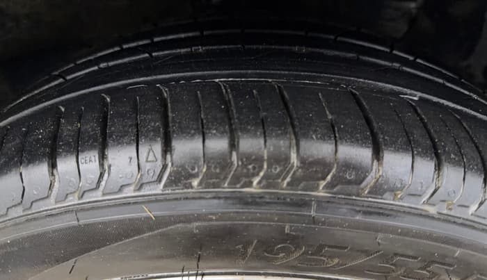 2019 Hyundai Verna 1.6 VTVT SX, Petrol, Manual, 78,350 km, Right Front Tyre Tread