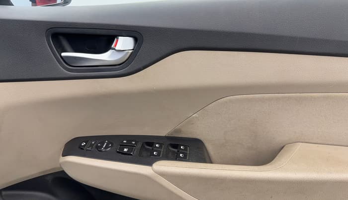 2019 Hyundai Verna 1.6 VTVT SX, Petrol, Manual, 78,350 km, Driver Side Door Panels Control