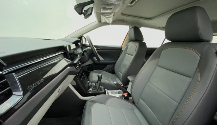 2021 Skoda KUSHAQ STYLE 1.5 TSI MT, Petrol, Manual, 17,508 km, Right Side Front Door Cabin
