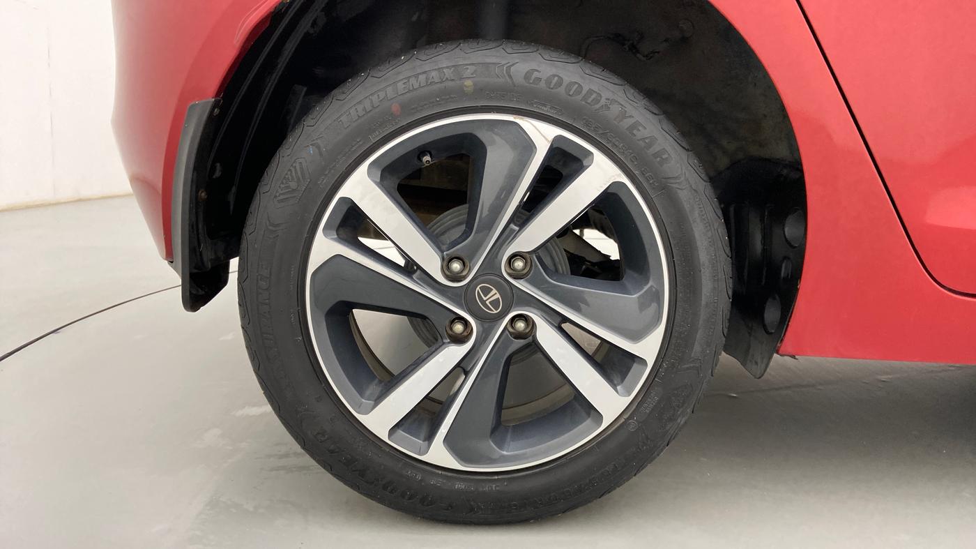 2021 Tata ALTROZ XZ 1.5 RTQ, Diesel, Manual, 62,424 km, Right Rear Wheel