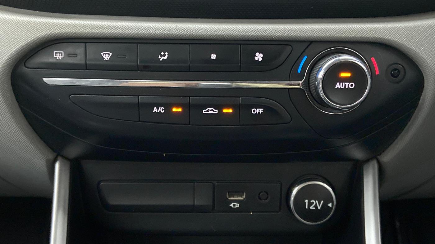 2021 Tata ALTROZ XZ 1.5 RTQ, Diesel, Manual, 62,424 km, Automatic Climate Control