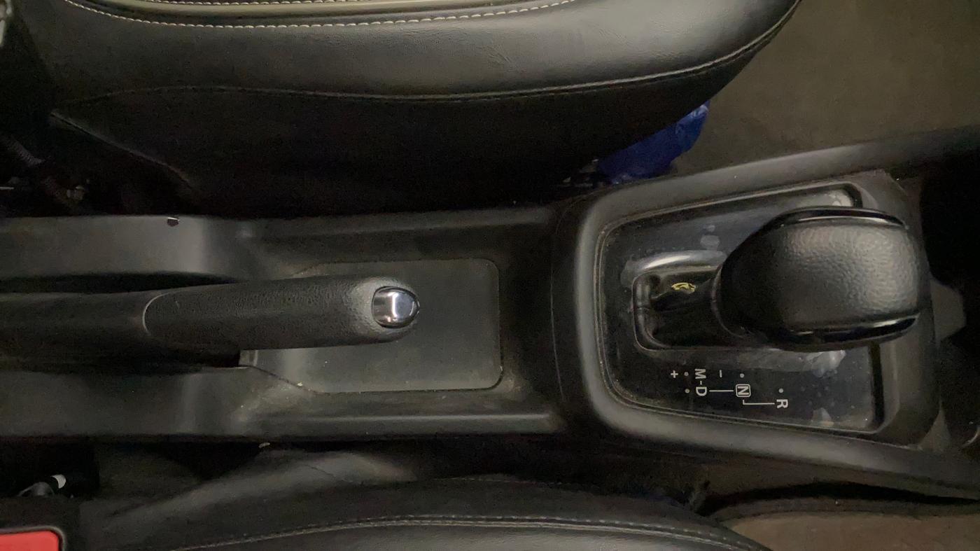 2024 Maruti Swift VXi AMT, Petrol, Automatic, 26,971 km, Gear Lever