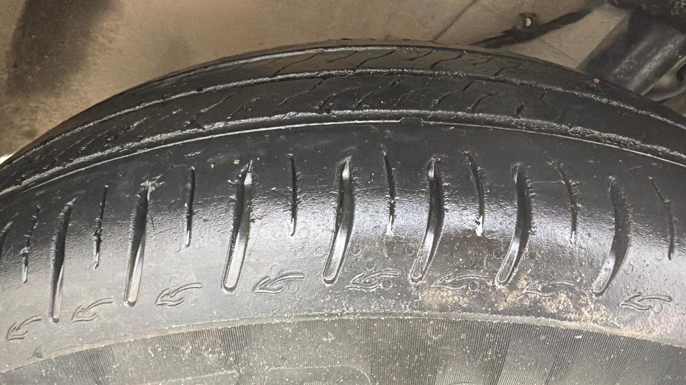 2024 Tata PUNCH ACCOMPLISHED MT CNG, CNG, Manual, 89,445 km, Left Front Tyre Tread