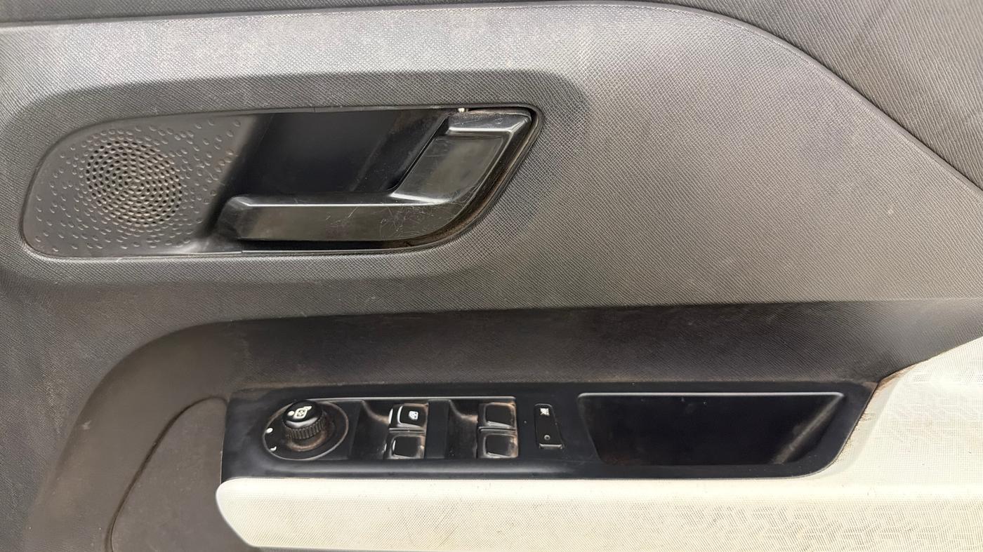 2024 Tata PUNCH ACCOMPLISHED MT CNG, CNG, Manual, 89,445 km, Driver Side Door Panels Control