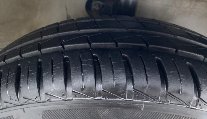 2011 Maruti A Star VXI ABS AT, Petrol, Automatic, 19,219 km, Right Front Tyre Tread