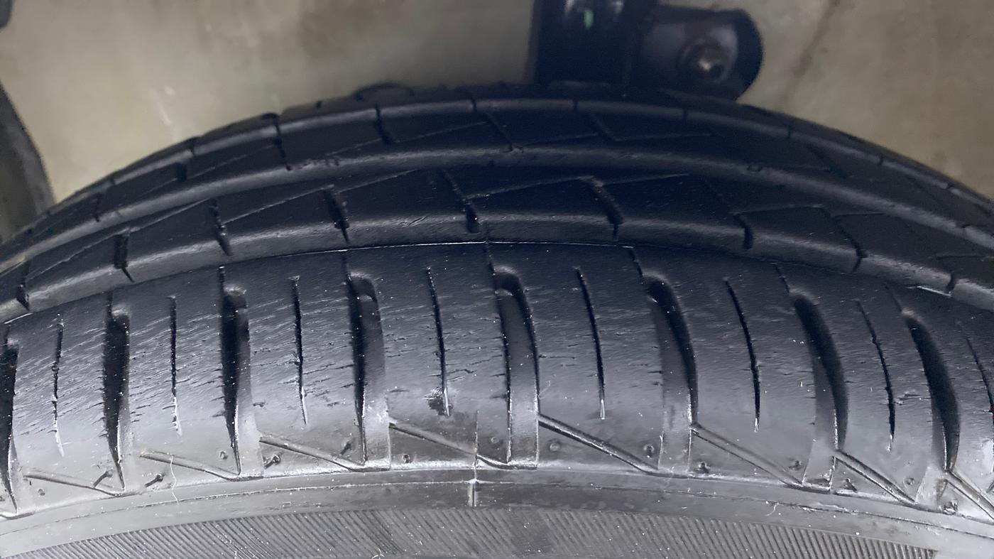 2011 Maruti A Star VXI ABS AT, Petrol, Automatic, 19,219 km, Left Front Tyre Tread