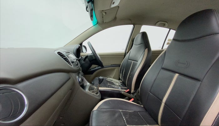 2012 Hyundai i10 SPORTZ 1.2, CNG, Manual, 1,20,010 km, Right Side Front Door Cabin