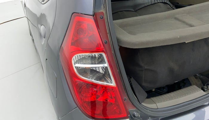 2012 Hyundai i10 SPORTZ 1.2, CNG, Manual, 1,20,010 km, Left tail light - < 2 inches,no. = 2