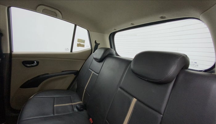 2012 Hyundai i10 SPORTZ 1.2, CNG, Manual, 1,20,010 km, Right Side Rear Door Cabin