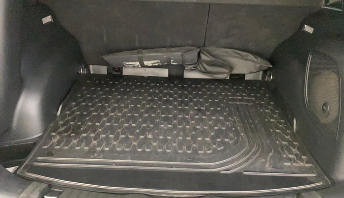 2021 Jeep Compass MODEL S (O) 1.4 PETROL DCT, Petrol, Automatic, 64,253 km, Boot Inside