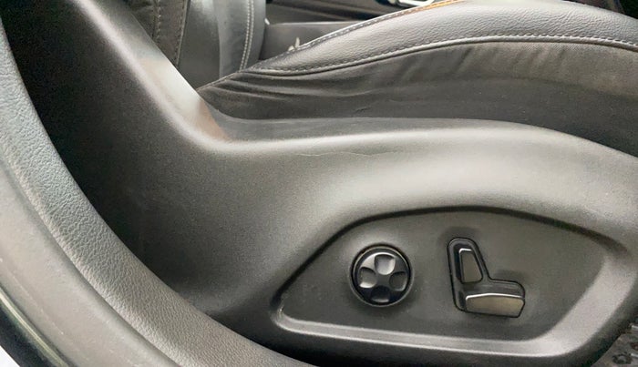 2021 Jeep Compass MODEL S (O) 1.4 PETROL DCT, Petrol, Automatic, 64,253 km, Driver Side Adjustment Panel