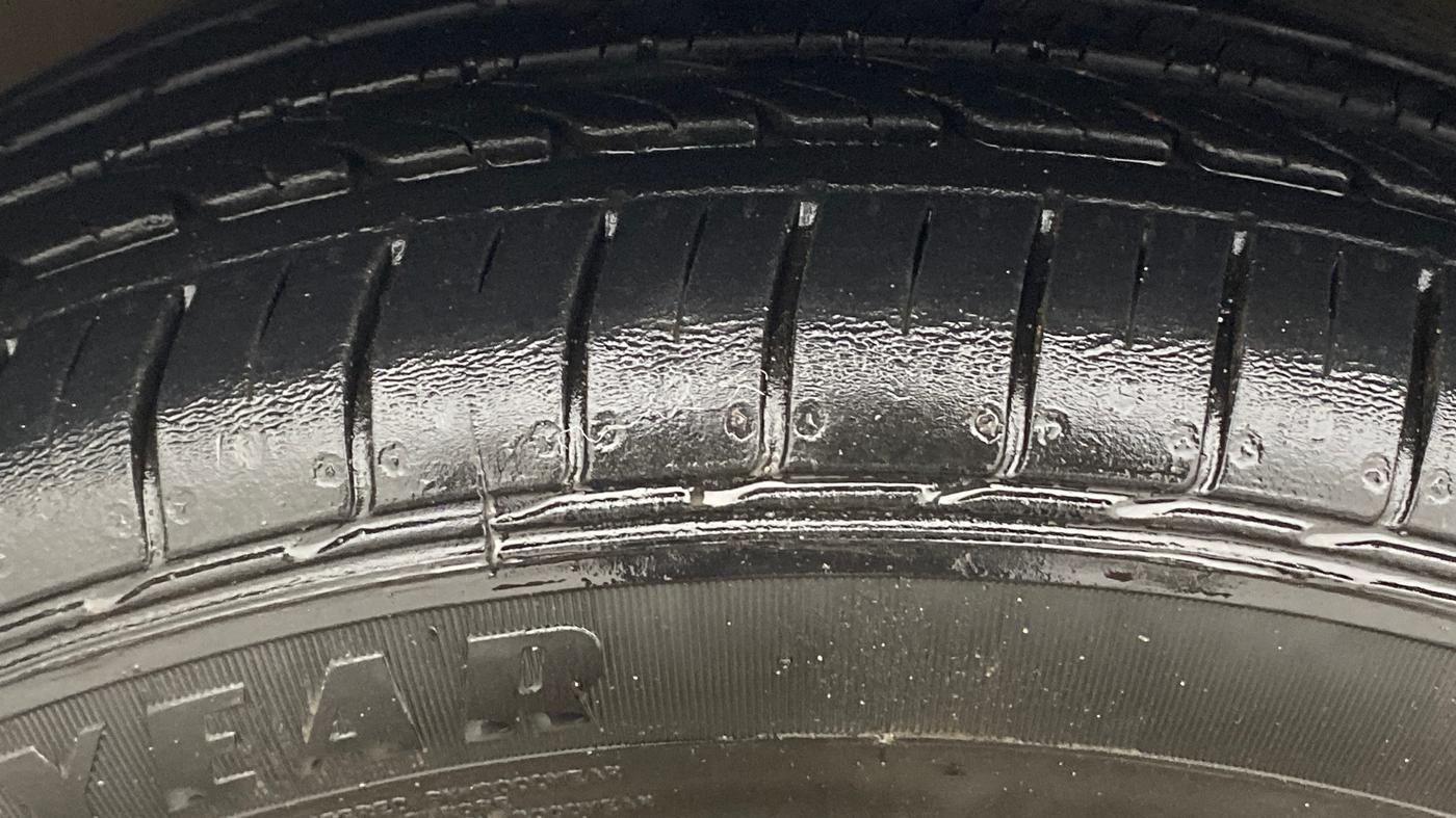 2021 Maruti Baleno ZETA PETROL 1.2, Petrol, Manual, 34,234 km, Left Front Tyre Tread