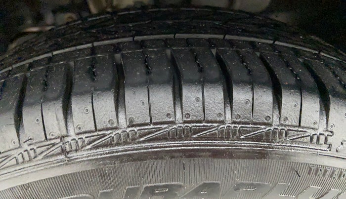2017 Tata Tiago XT 1.2 REVOTRON, Petrol, Manual, 80,880 km, Left Front Tyre Tread